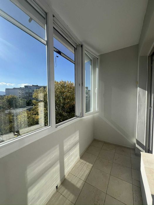 Дава се под наем Двустаен апартамент в София, Зона Б-18 - 66 кв.м за 520 € - Снимка #2