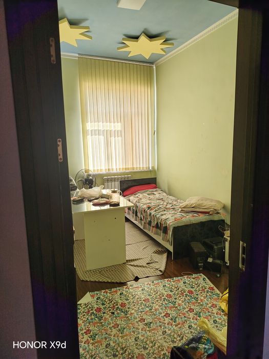 Срочно продаëтся 2х.комнатная на 3этаже.
