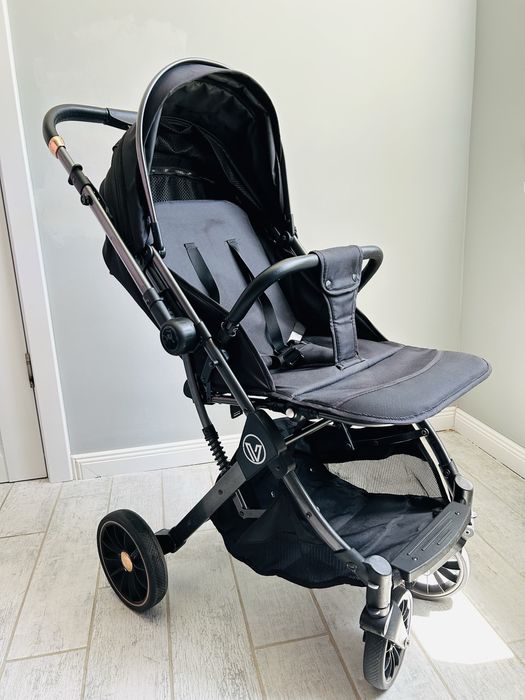 Детская  прогулочная коляска