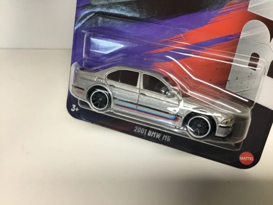Модель BMW M5 E39 Hot Wheels Silver Series