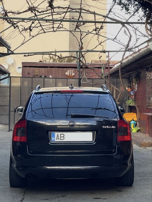 SKODA Octavia 2011 — imagine 3