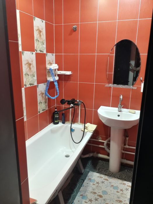 Асылбекова 88 / 1