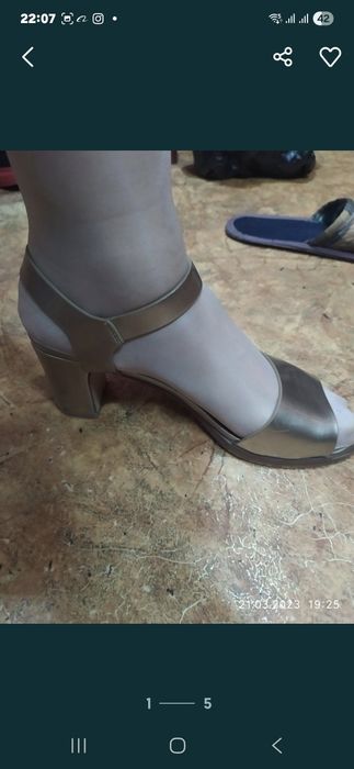 Босоножки женские золотистые