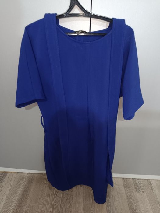 Продам платье осень весна