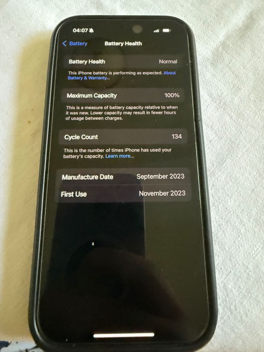 Продавам iPhone 15 pro 128gb