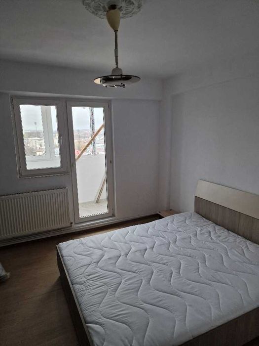 apartament cu 3 camere de inchiriat