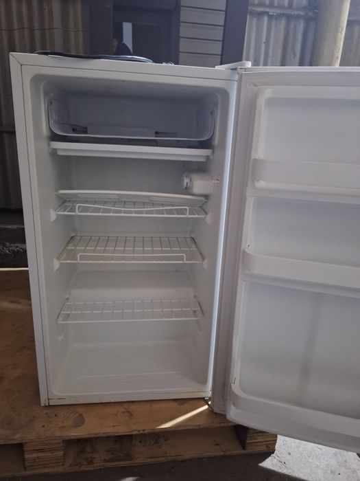 Срочно продается мини холодильник