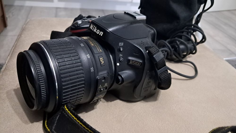 Фотоапарат Nikon D 5100 с обектив