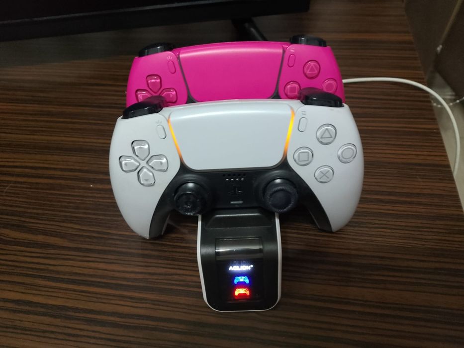 Statie încărcare controllere Playstation 5