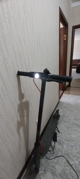 Продам электросамокат Xiaomi365pro