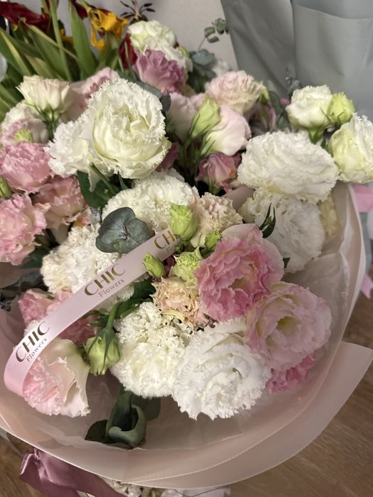 Розовая Эустома цветы