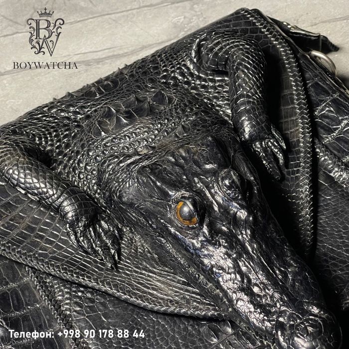В наличии сумка из кожи крокодила с его настоящей головой