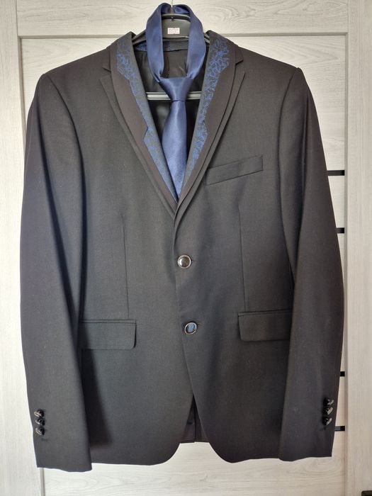 Продам мужской костюм.