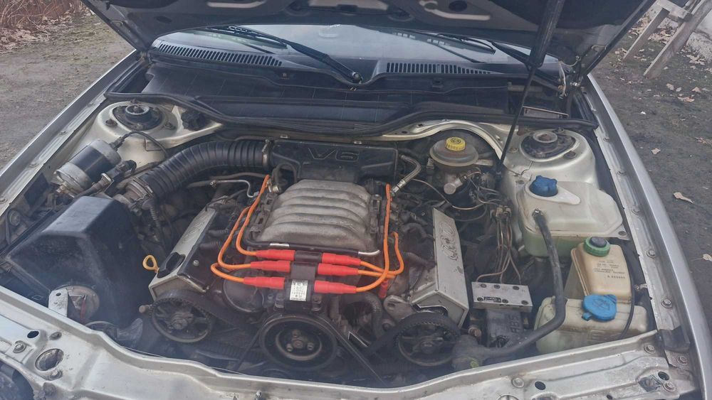 Ауди 100 С4 объём 2,8 1991 года.