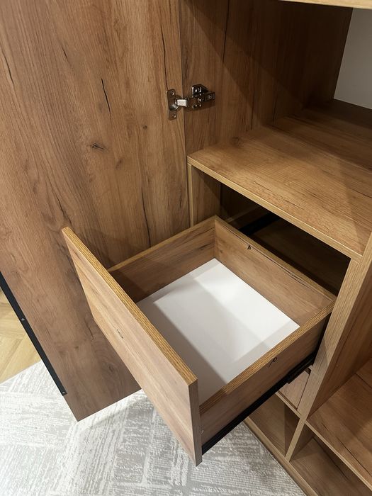 Срочно продается шкаф длы одежды