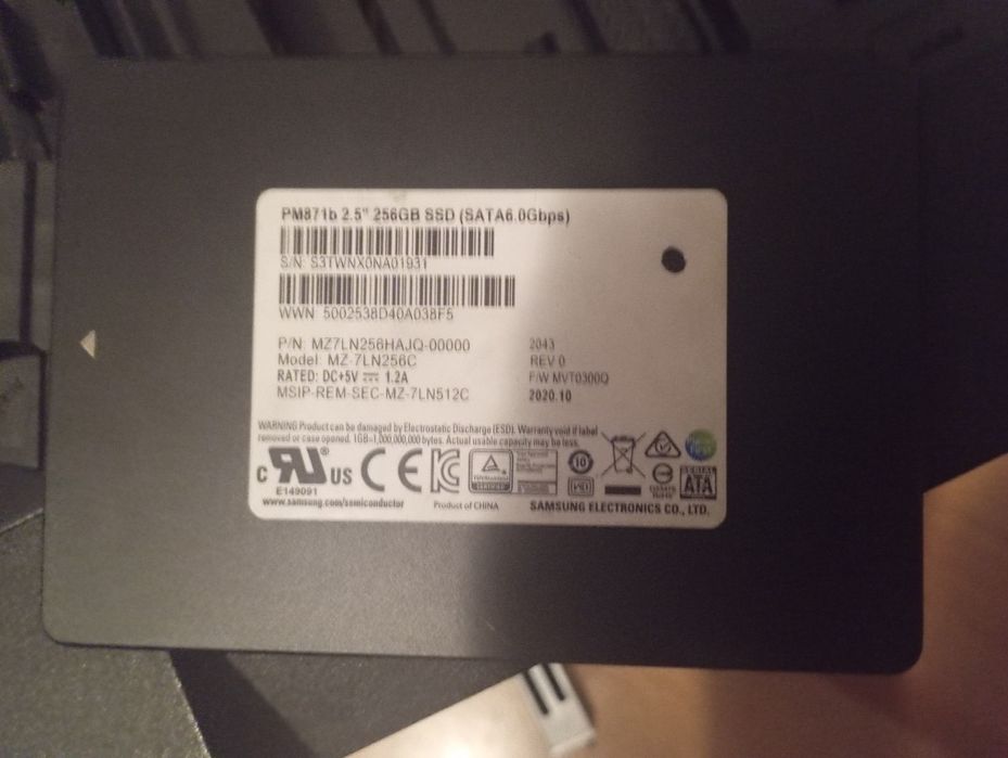 Продам ssd диск 256гб