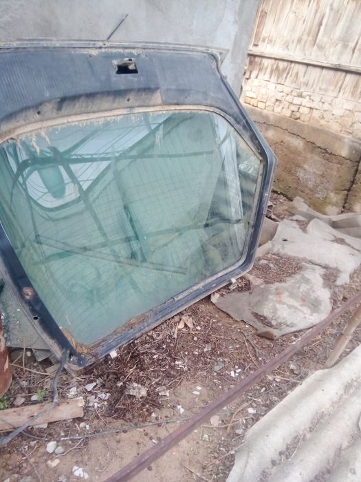 Продам лобавое заднее Рено 25