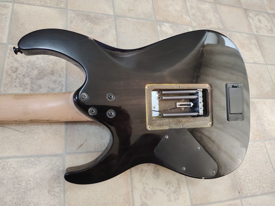 Продам электрогитару Cort x 300