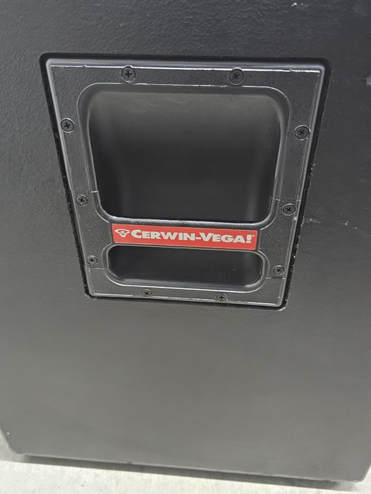 2 x bass Cerwin Vega SUB-15MKII / 350w RMS  / Made in USA