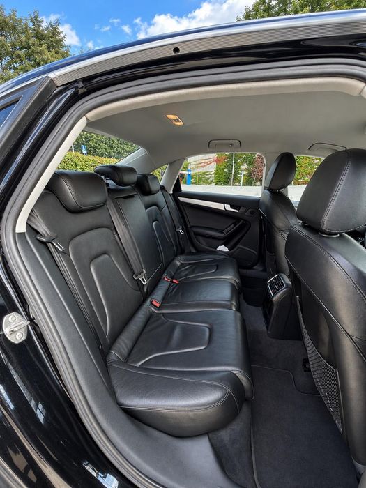 Audi A4 3. 0 TDI V6 Quattro   239 к. с