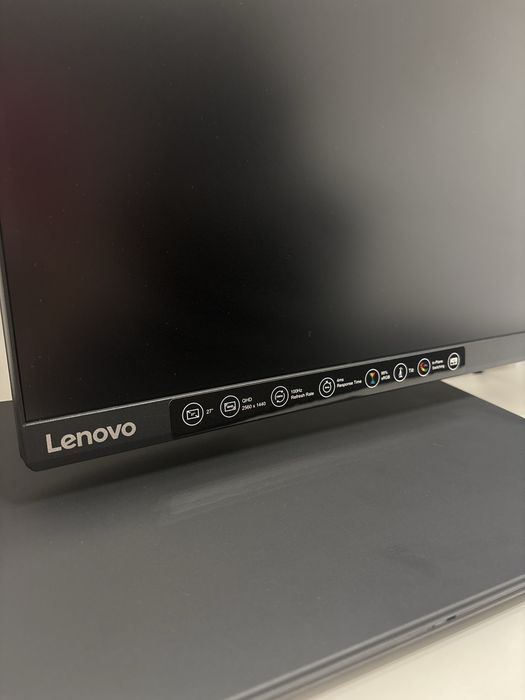 Два монитора Lenovo (с гаранционен срок)