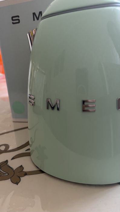 Электрочайник Smeg KLF03PGEU зеленый