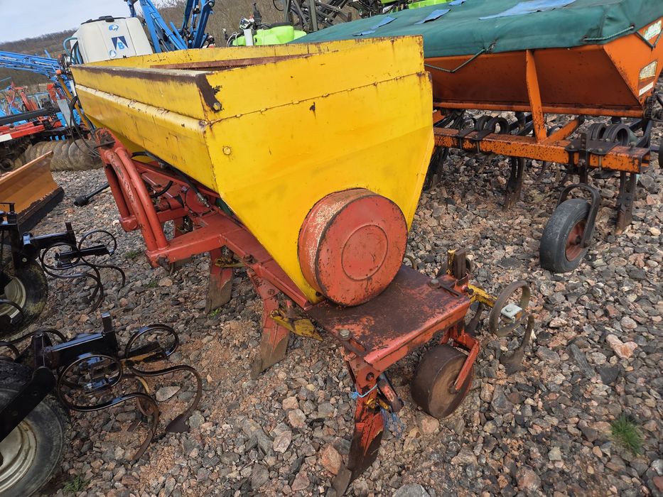 Prasitoare 4 sire cu fertilizare