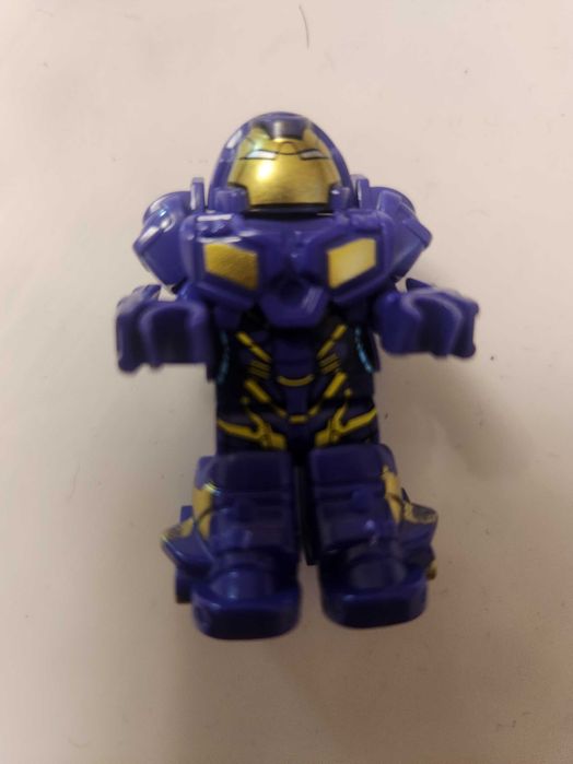 9 минифугурки от алтернативен конструктор