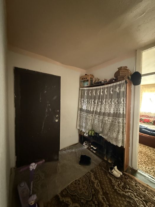 Чирчик шахар 3 м/р 3х Нархи 40500$ Бош толов ва паспорт бн Ипотека