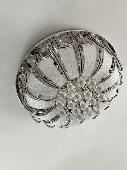 Люстра потолочная .