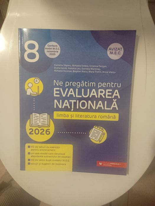 Vând carte  pregatim pentru Evaluarea nationala clasa a 8
