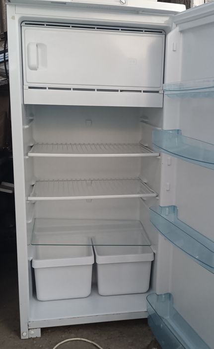 Холодильник продаётся небольшой