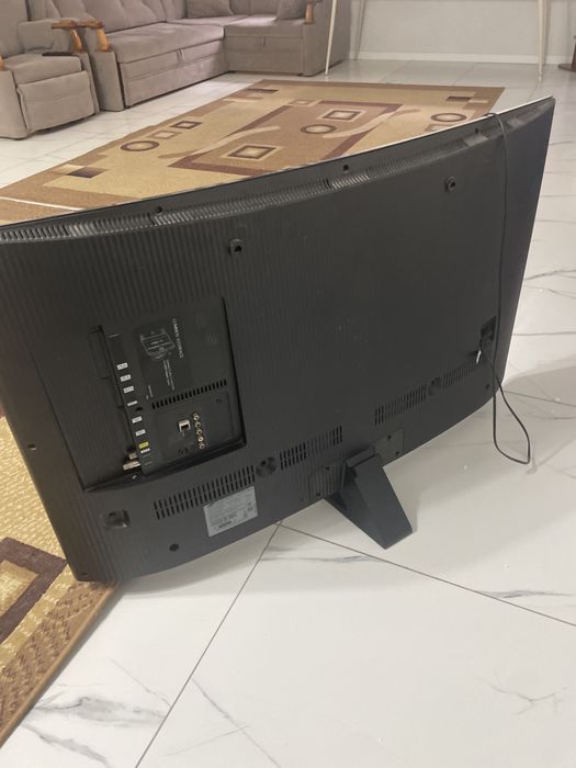 Продам телевизор на запчасти