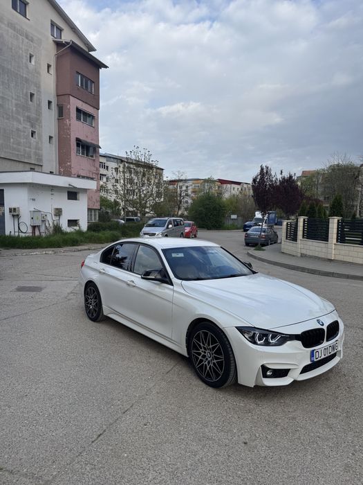 BMW F30.