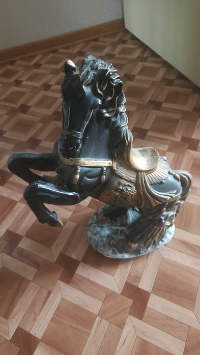Декор статуэтка конь на дыбах