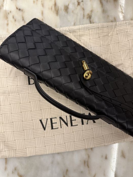 ボッテガヴェネタ VOTTEGAVENETA Cha Chaオープントゥサンダル Bottega Veneta® Women's Bang Bang in Black. Shop online now.