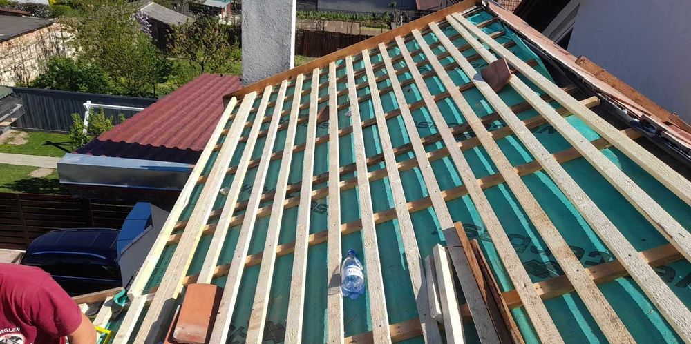 Montaj tigla metalica, ceramica, reparatii acoperisuri, mansardare