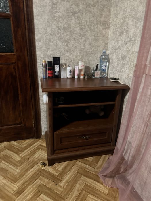 Шкаф с тумбочкой