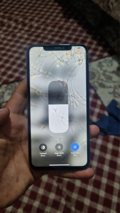 XS MAX  256  73 Face ID bor 1.300 (келишамиз) айби экранда