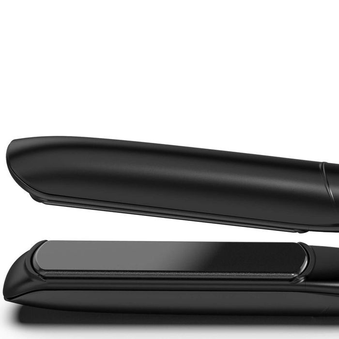 GHD Platinum+ Black Styler