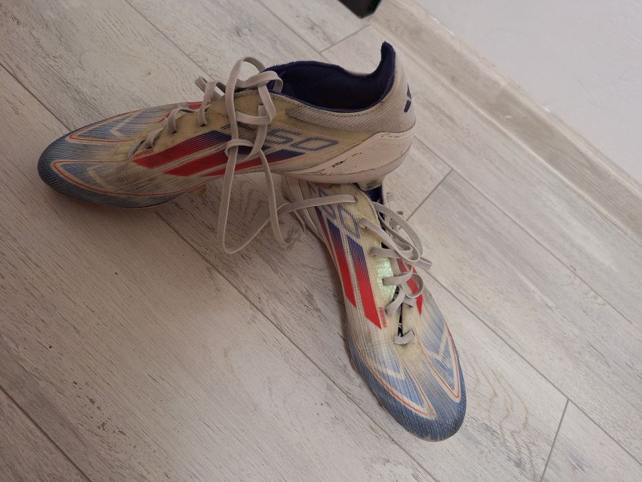 Vând ghete de fotbal profesionale(elite,acc)