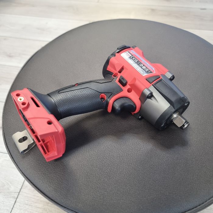 Amanet F28: Masina de insurubat cu impact Milwaukee M18 FMTIW2F12