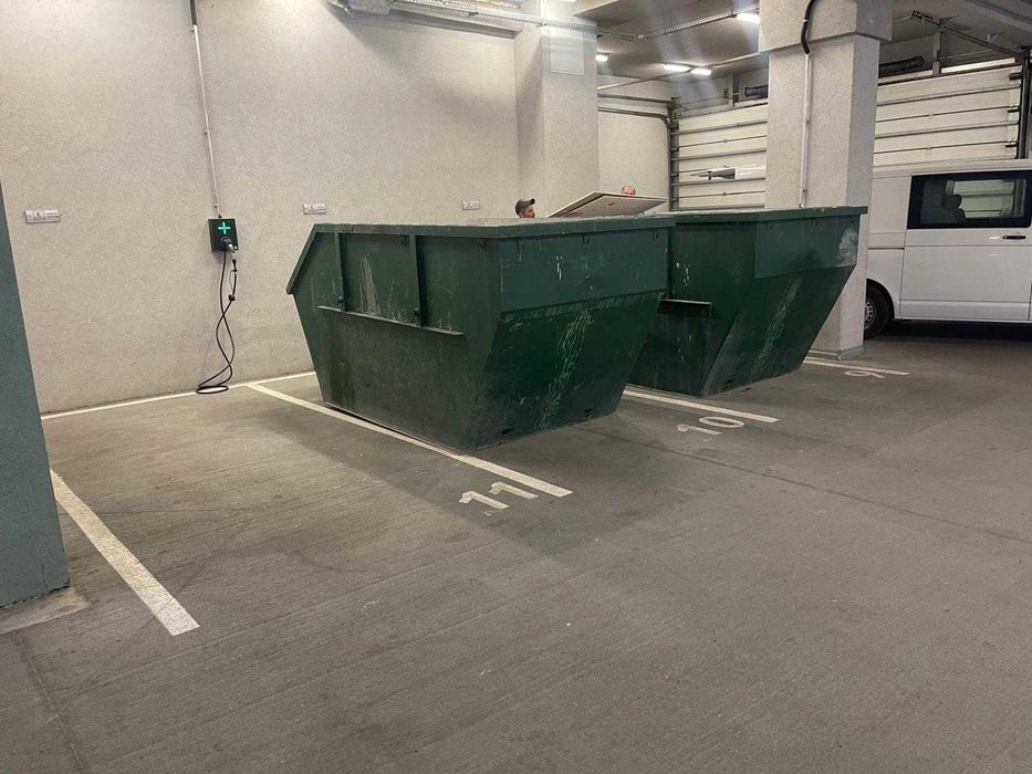 Deseuri reciclabile/nereciclabile,container,benă,habă,gunoi,moloz