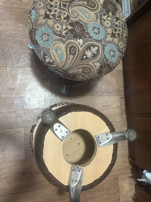 Продается пуфики