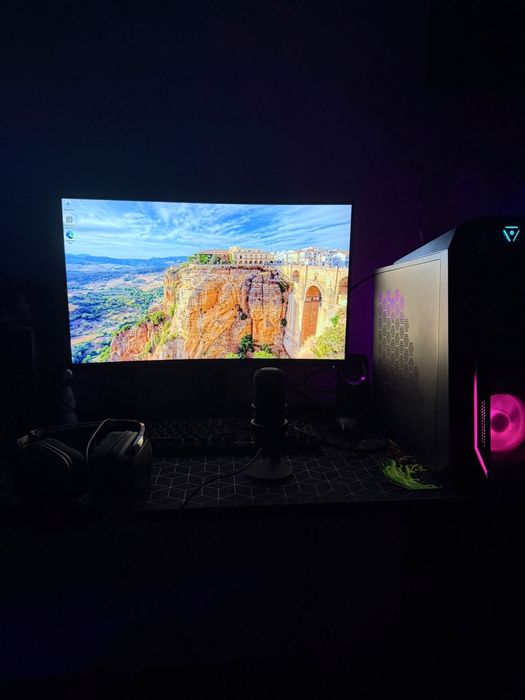 Setup Gaming , Pc + Monitor + Casti + Microfon