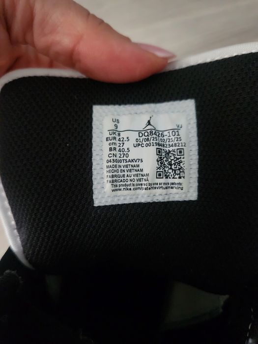 Vând Air Jordan 1 MID
