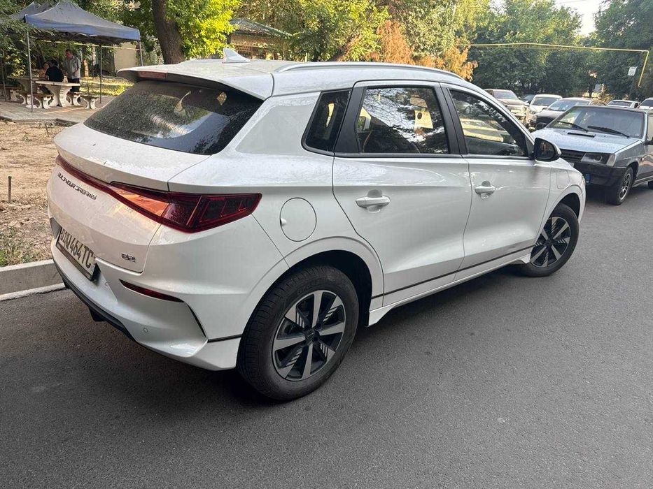 Srochna sotiladi Elekto mabil BYD Madel e2 elektro