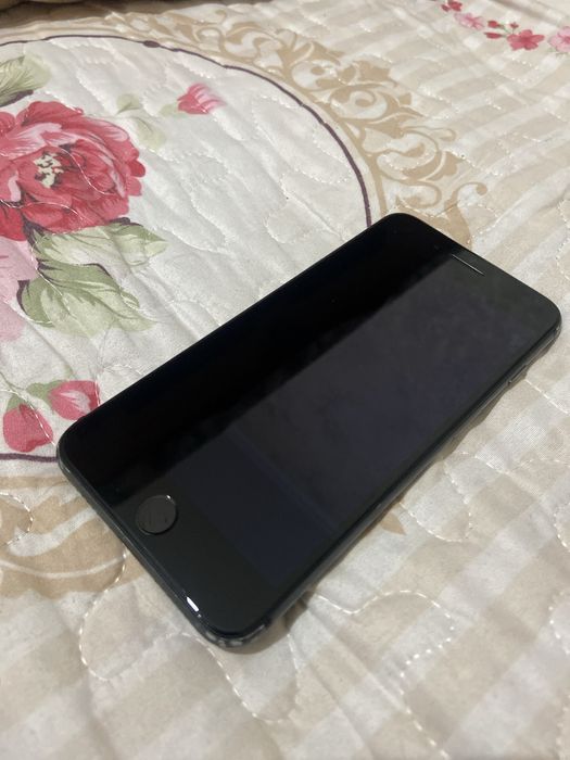 Айфон 8 PLUS 64 Гб норм