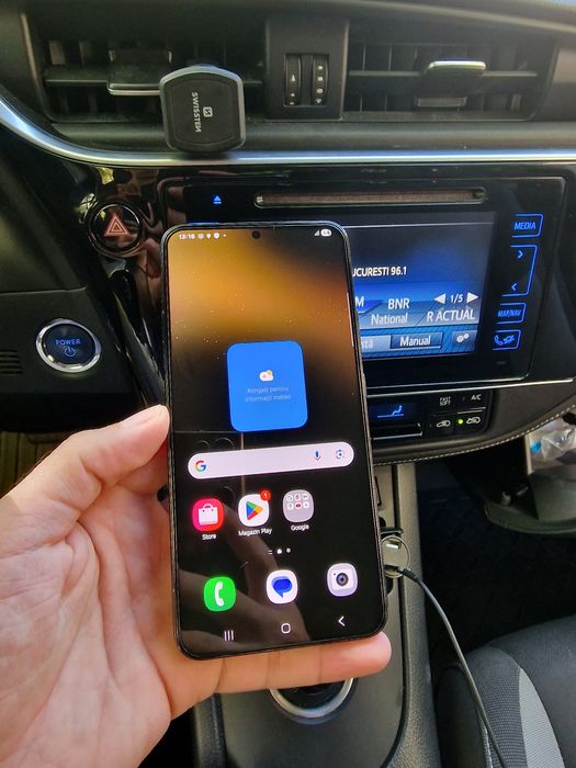 Vand SAMSUNG GALAXY S22 PLUS 128GB negru impecabil ,