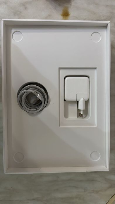 Macbook air m1 256g